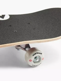 Airwalk Skateboard -Sportbekleidungsgeschäft 2183366 H4